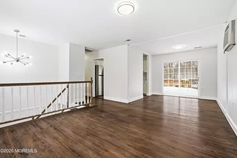 Living - 16 Crest Rd, Jackson, NJ 08527 photo 2 of 3