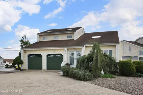 601 Franklin Ct, Forked River, NJ 08731