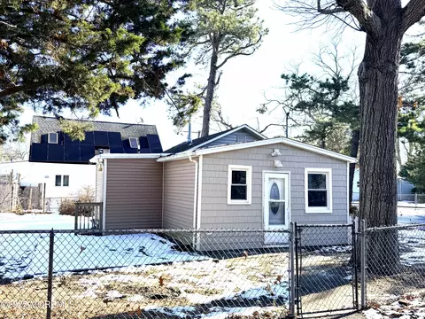 517 Jackson Ave, Brick, NJ 08723