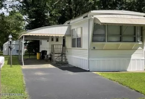 10 Helen Ave, Jackson, NJ 08527