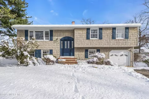 1 Drexel Ct, Toms River, NJ 08753