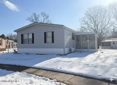 15 Eagle Rd, Jackson, NJ 08527