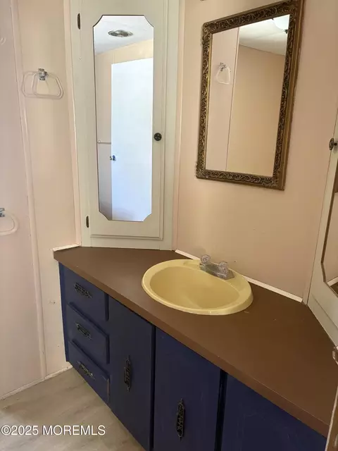 Bath - 15 Eagle Rd, Jackson, NJ 08527 photo 2 of 2