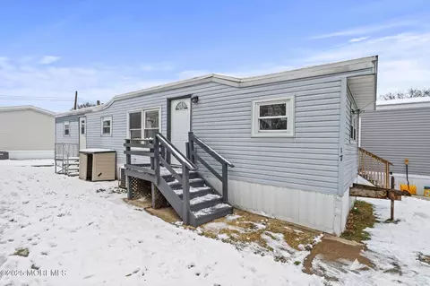 17 Gary Ave, Keansburg, NJ 07734