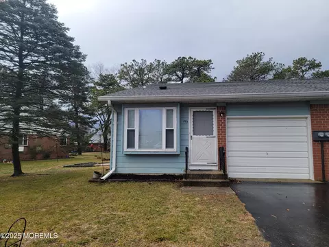 28 A Yorktowne Pkwy, Whiting, NJ 08759