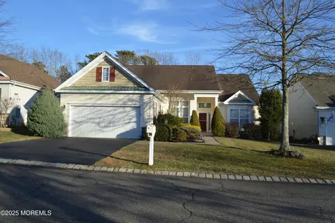 10 Fenwick Ln, Barnegat, NJ 08005