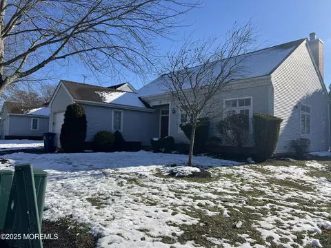 3 Winthrop Rd, Monroe, NJ 08831