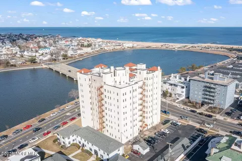 400 Deal Lake Dr #6G, Asbury Park, NJ 07712