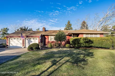 46 Mount Vernon Dr, Toms River, NJ 08755