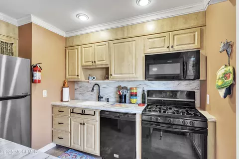 Kitchen - 721 Flagge Rd, Brick, NJ 08724 photo 5 of 5