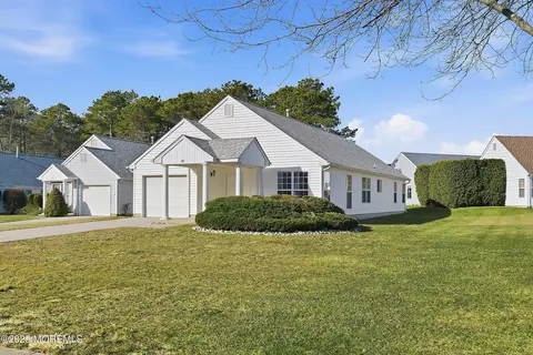 701 Flint Ct, Manchester, NJ 08759