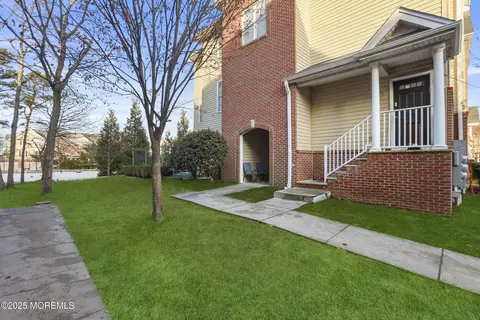 73 Coles Way, Lakewood, NJ 08701