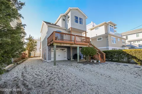 18 W 16th St, Long Beach Township, NJ 08008