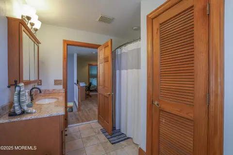 Bath - 18 W 16th St, Long Beach Township, NJ 08008 photo 2 of 3