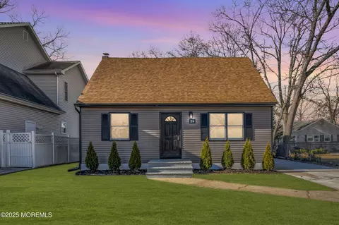 24 Unity Dr, Brick, NJ 08723