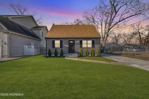 Exterior - 24 Unity Dr, Brick, NJ 08723 photo 2 of 11