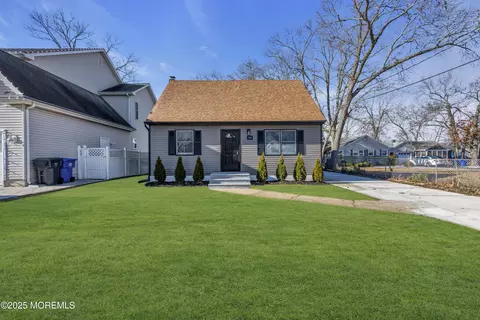 Exterior - 24 Unity Dr, Brick, NJ 08723 photo 6 of 11