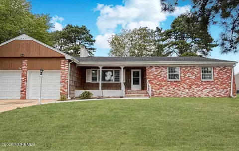 1533 Eleventh Ave, Toms River, NJ 08757