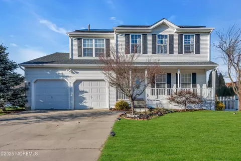 12 Fawn Hollow Rd, Burlington, NJ 08016