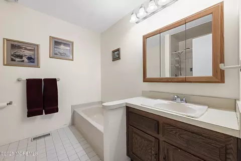 18 Mountain Laurel Ln #A, Brielle, NJ 08730 photo 15