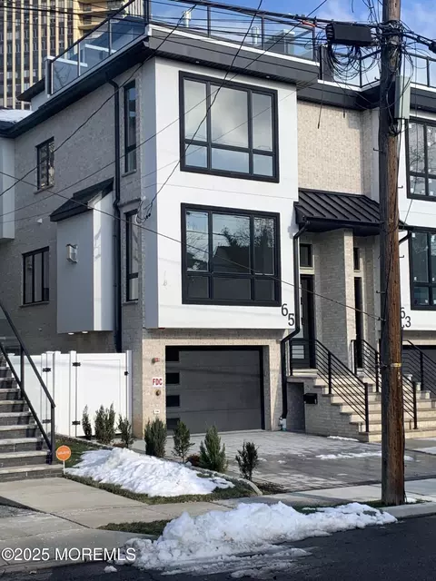65 Knox Ave, Cliffside Park, NJ 07010