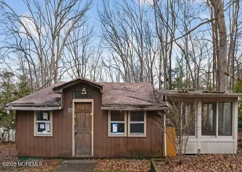 36 Oakland Dr, Jackson, NJ 08527