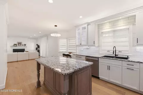 Kitchen - 5 Overlook Dr, Jackson, NJ 08527 photo 4 of 5