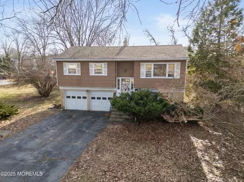 326 Broad St, Eatontown, NJ 07724