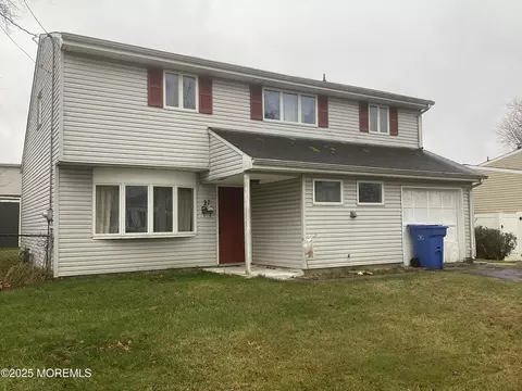 27 Mabaline Rd, Old Bridge, NJ 08857