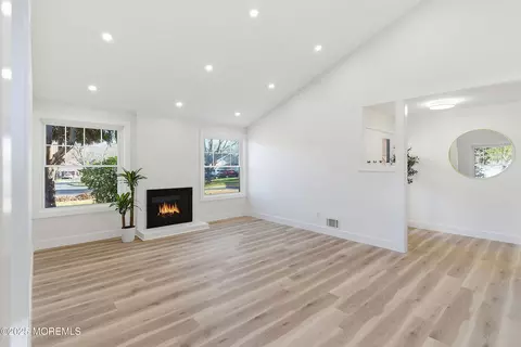 5 Friar Ct, Jackson, NJ 08527