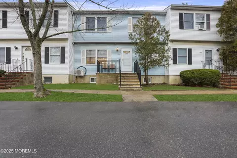 134 5th St, Lakewood, NJ 08701