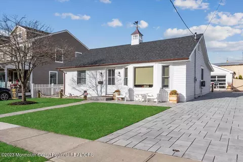65 Pearce Ave, Manasquan, NJ 08736