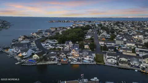 3158 Windsor Ave, Toms River, NJ 08753