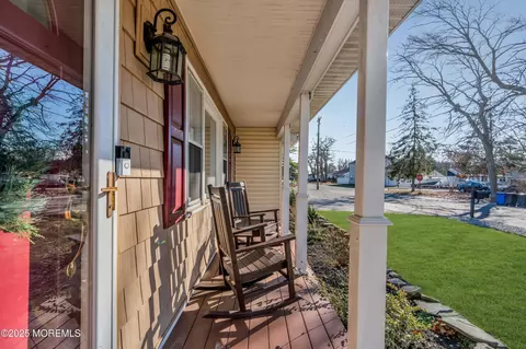 Exterior - 520 Windsor St, Forked River, NJ 08731 photo 2 of 9