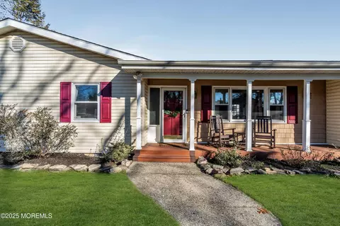Exterior - 520 Windsor St, Forked River, NJ 08731 photo 1 of 9