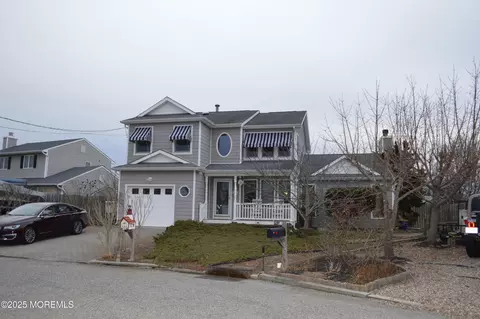 1005 Plimsoll Pt, Lanoka Harbor, NJ 08734
