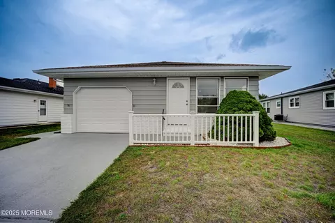 343 Barbados Dr N, Toms River, NJ 08757