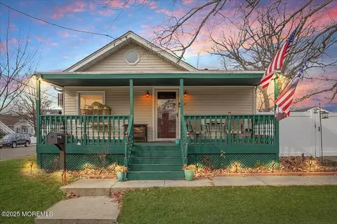 37 Beaconlight Ave, Keansburg, NJ 07734