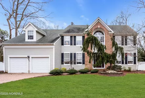1501 Forrest Trail Cir, Toms River, NJ 08753