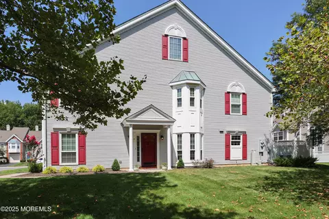 4 Oxford Rd #329, Holmdel, NJ 07733