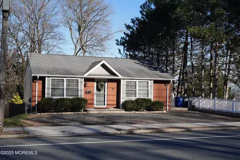 380 Navesink Ave, Highlands, NJ 07732