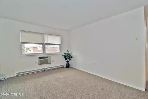 Living - 5 Valley Stream Dr #B, Whiting, NJ 08759 photo 2 of 3