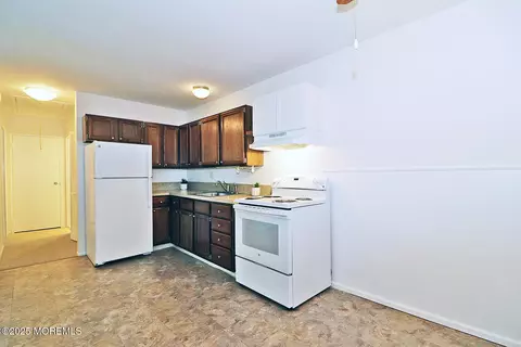 Kitchen - 5 Valley Stream Dr #B, Whiting, NJ 08759 photo 2 of 3