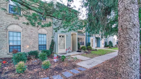 78 Wyndham Pl #129, Robbinsville, NJ 08691