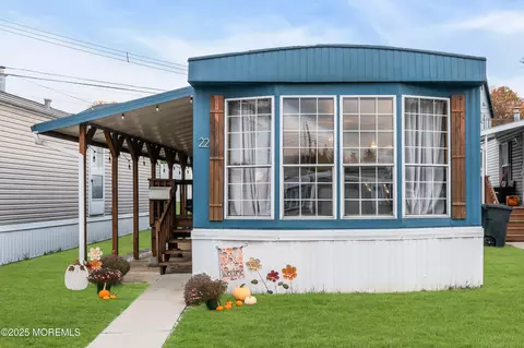 22 Shorehaven Park, Hazlet, NJ 07730
