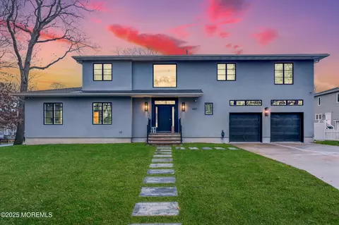 450 Wells Ave, Oakhurst, NJ 07755