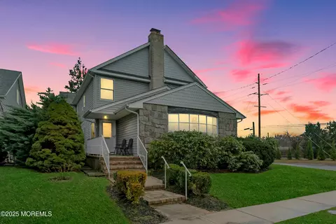 26 Wyckoff St, Deal, NJ 07723