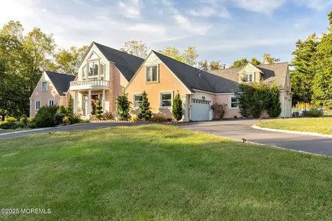 14 Schanck Rd, Holmdel, NJ 07733