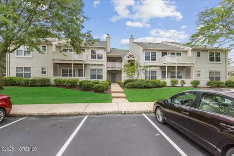 425 Winterberry Ct, Howell, NJ 07731