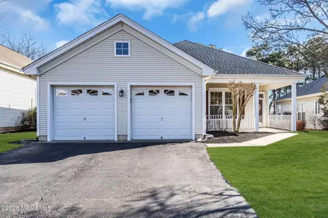 19 Goldenedge Way, Lakewood, NJ 08701